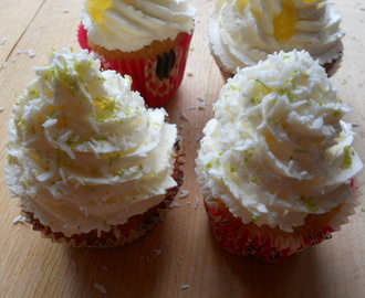 Kokos och ananas cupcakes