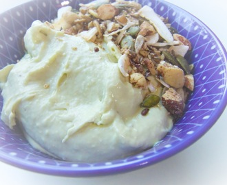 "Yoghurt"-frukost med tillbehör