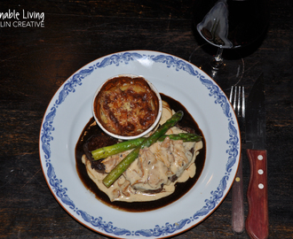 Älgtournedos med rödvinssås, kantarellstuvning och potatisgratäng