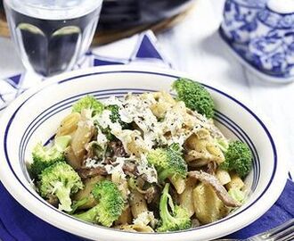 Pastasås med lövbiff och broccoli