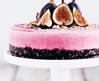 Raw Strawberry and Raspberry Cheesecake