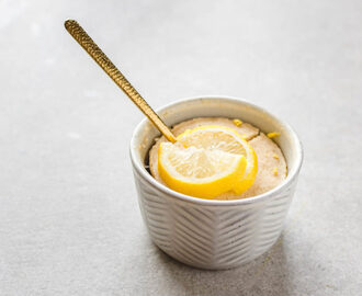 Lemon mug cake