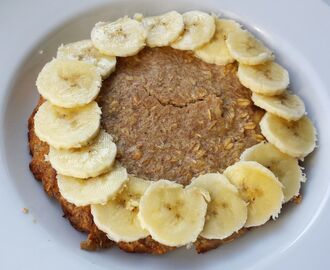 Ugnsbakad gröt med smak av banan och valnöt