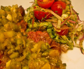 Entrecote panang, vitsparris & tomatsallad.