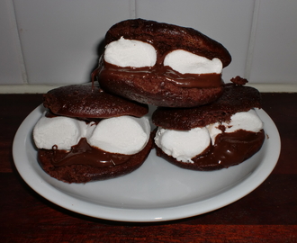 Smore's whoopie pies