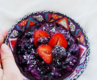 Vegan Blueberry Oatmeal with Fresh Strawberries, Blackberries and Coconut