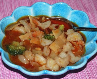 Thairäkor i röd curry i kokosmjölk