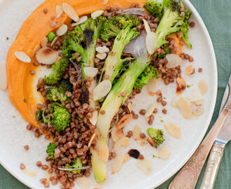 Warm salad with roasted buckwheat, sour broccoli and sweet potato puree – Food Pharmacy