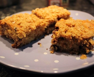 Banankaka med mörk choklad och crumble