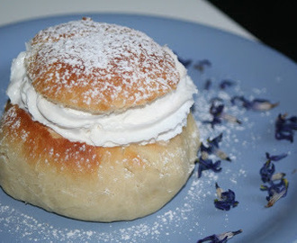 Saftiga veganska semlor