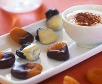 Chokladdragerad frukt med dipp
