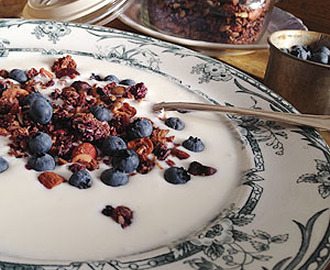 En ljuvlig frukost på sängen med hemmagjord Blåbärsmüsli till helgen kanske?
