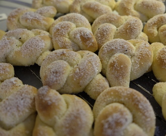 Underbart goda sockerkringlor/bullar utan gluten, mjölk, vete och soja