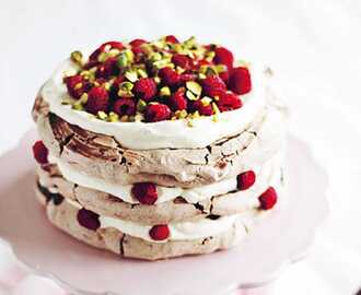 Pavlova med chokladmarängbottnar