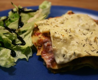 Kycklinglasagne med fetaostsås