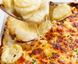 Garlic Parmesan Scalloped Potatoes (VIDEO)