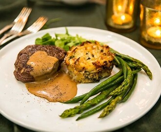 Oxfilé med cognacsås, gröna bönor, sparris och potatiskaka