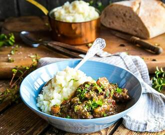 Mustig köttgryta med potatismos