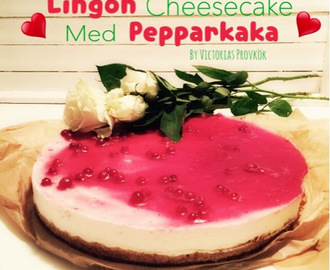 Cheesecake med lingon och pepparkaka
