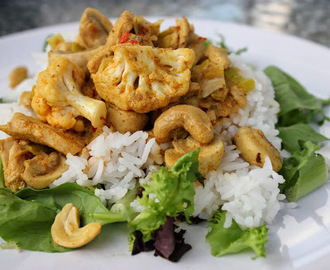 HET CURRYKYCKLING MED CASHEWNÖTTER, HÖGANÄS SALUHALL OCH EWALIE