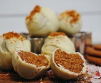 Pepparkakstryfflar med mandelmassa och vit choklad