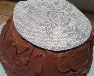 Cake with lace