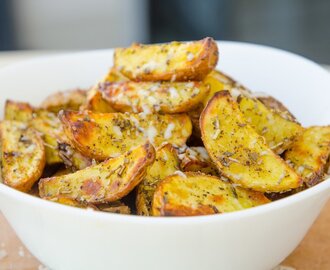 Klyftpotatis med örter och parmesan