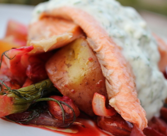Ugnsbakad öring inspirerad av #epicestonia med lokala färska grönsaker och en dillyoghurt