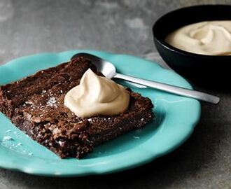 Kladdkaka i långpanna med kolakvarg