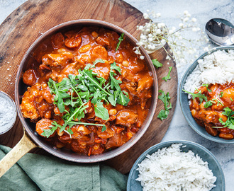 Köttgryta med chorizo, vitlök och rökt paprika.