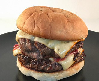 Smashed cheeseburger – Recept på ostburgare med dubbla puckar