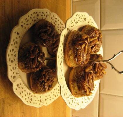 Leilas sticky pecan cupcakes