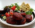 Quinoa-nuggets med tomat og basilikum