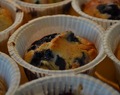 Mustikka-valkosuklaa muffinit