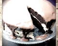 Black bean cake med peanøttsmørkrem og sjokoladekrem