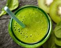 Green smoothie med kiwi och spenat