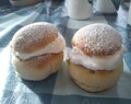 Nybakade Semlor med låtsas-grädde!