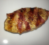 grillet kyllingfilet med bacon