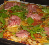 mozzarella parmankinkku pizza