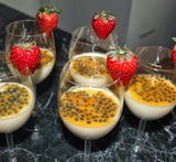 mangopannacotta med passionsfrukt