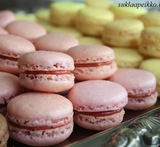 mansikka macaron