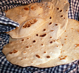 fyllda tortillabröd i ugn