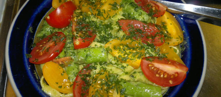 Grön sparris med pesto och pasta
