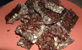 Rostade mandlar i mörk choklad