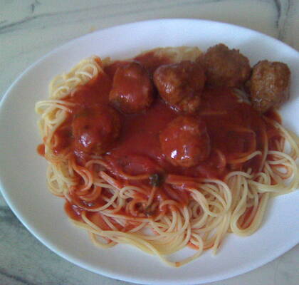 Köttbullar i tomatsås á la Basil