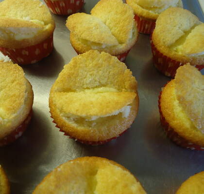 Fluffiga muffins med citronkräm