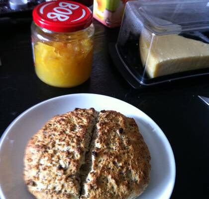 Scones med solroskärnor och linfrön