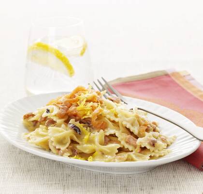 Farfalle con salmone e raddicchio - Farfalle med lax och rosésallad