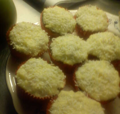 Lingonmuffins med cream cheese-glasyr