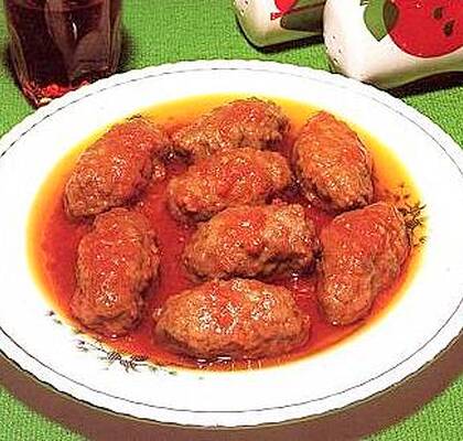 Köttbullar i tomatsås (Soutzoukákia)